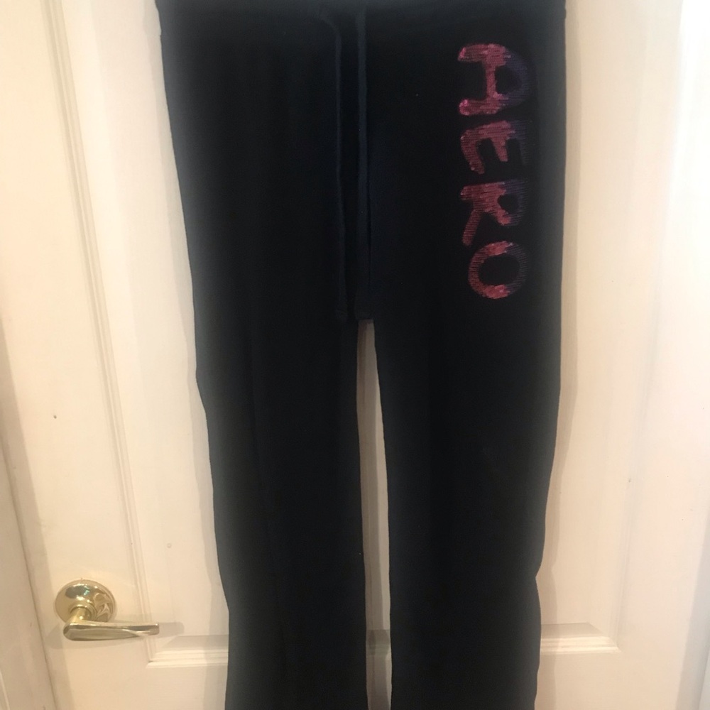 Aeropostale women’s Black pants with Pink Accents